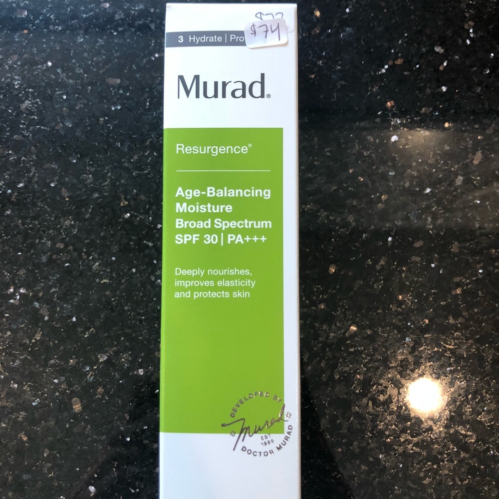 Age Balancing Moisture Broad Spectrum SPF 30 PA+++